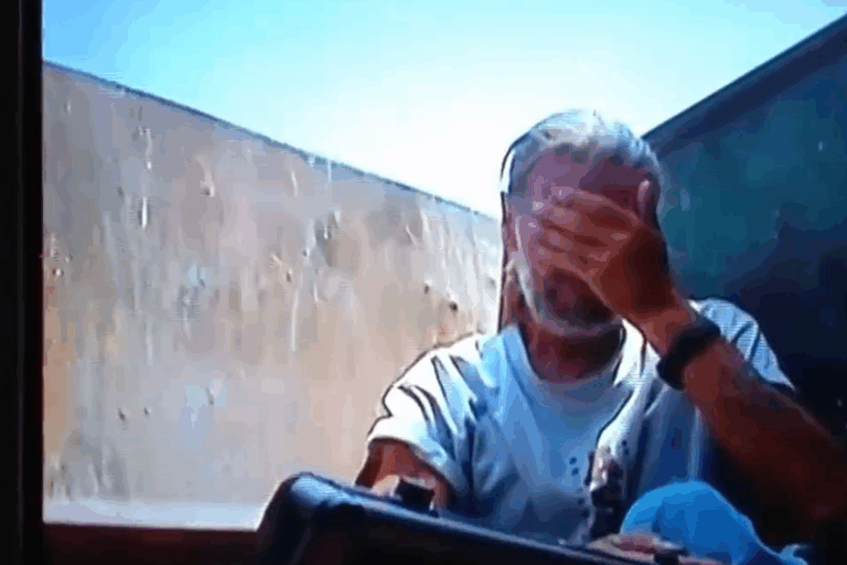 A hajléktalan, aki 100 000 dollárt talált és mégis elveszített mindent: mit tanít ez nekünk?