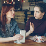 Amikor a beszélgetés csak a másikról szól: így ismerd fel a társalgási nárcizmust