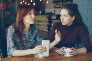 Amikor a beszélgetés csak a másikról szól: így ismerd fel a társalgási nárcizmust